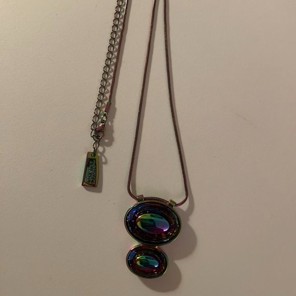 Iridescent pendent with matching chain - Picture 1 of 2